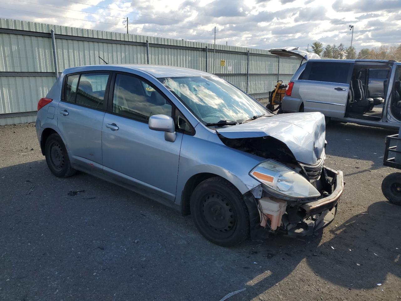 2012 Nissan Versa S - Фото 4