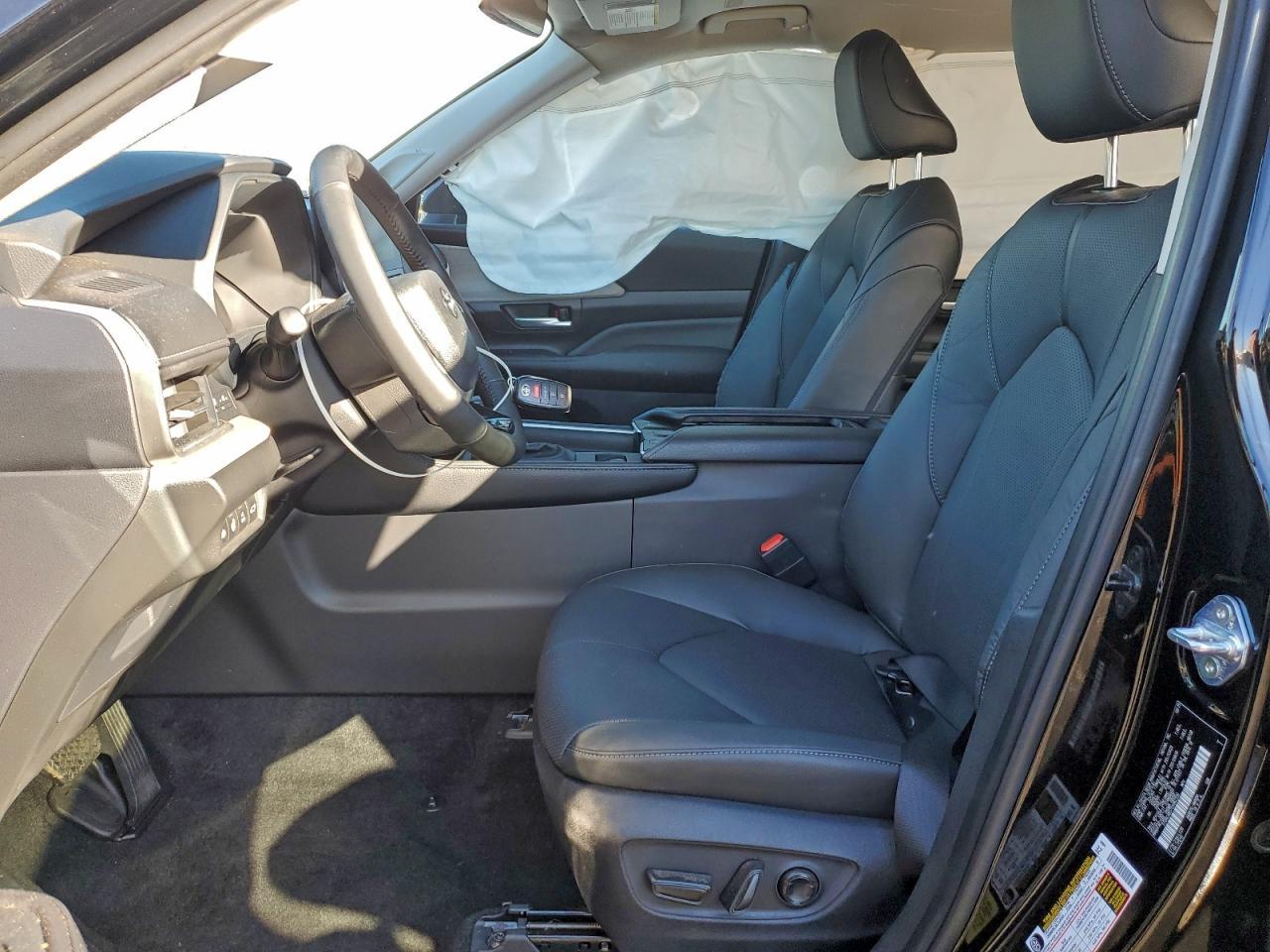 2025 Toyota Grand Highlander Le - Фото 7