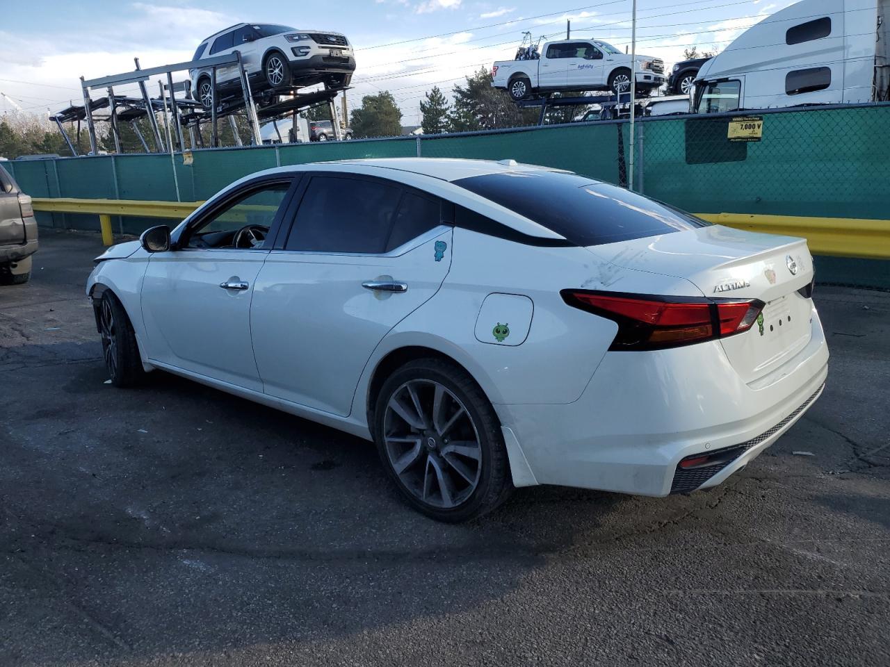 2020 Nissan Altima Platinum - Image 2
