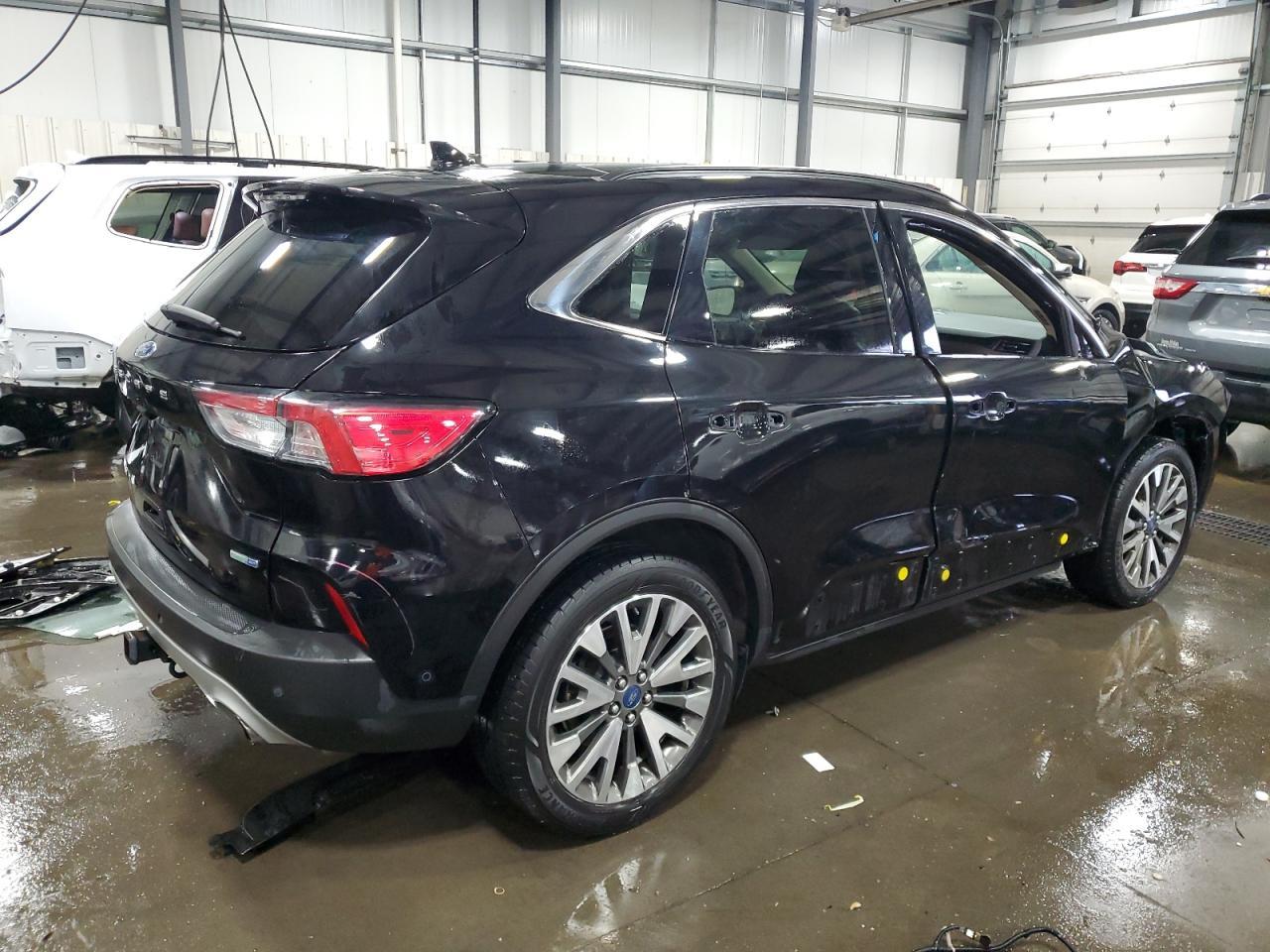 2020 Ford Escape Titanium - Image 3