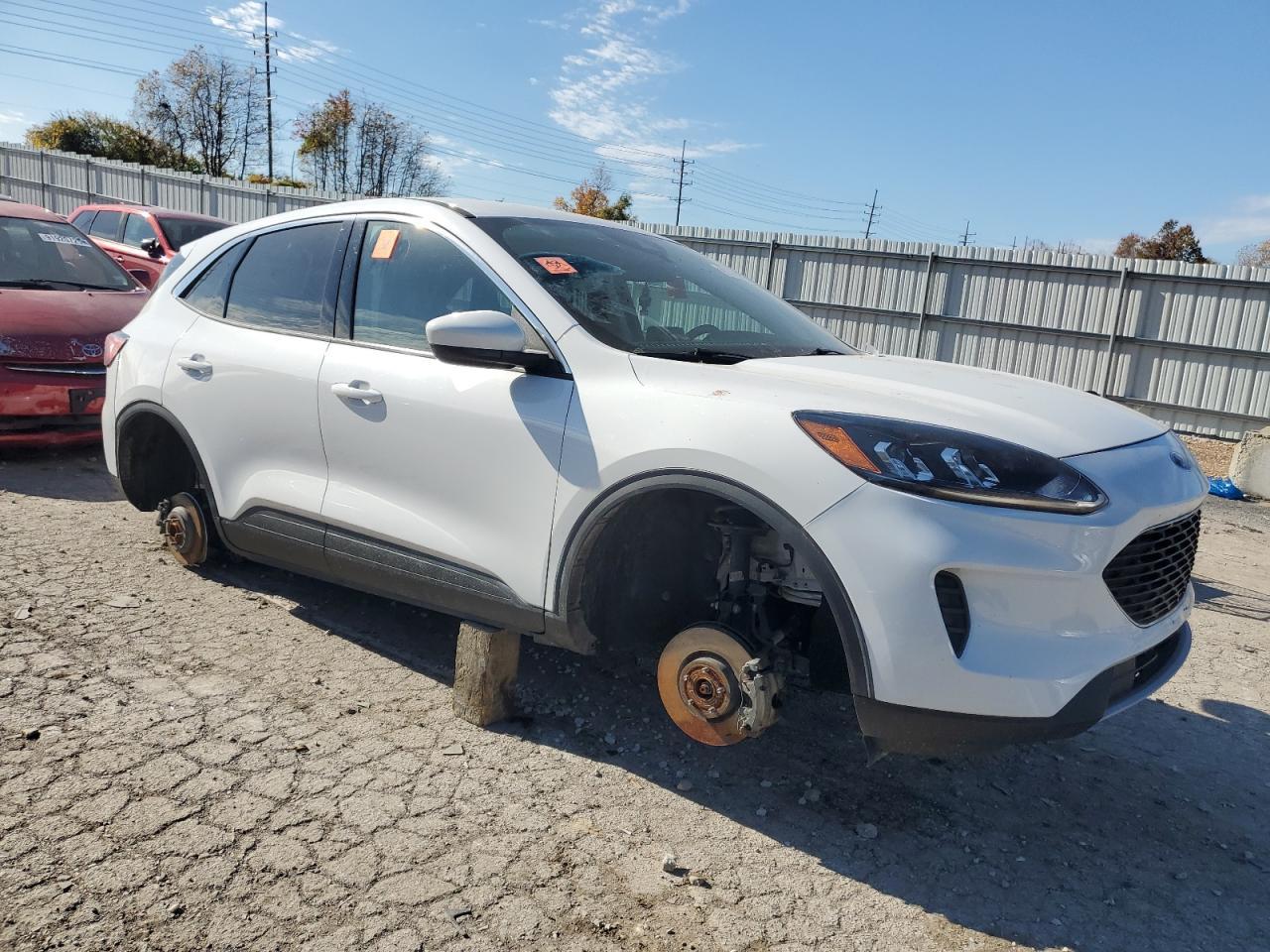 2021 Ford Escape Se - Фото 4
