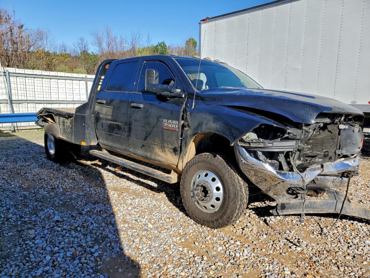 2017 Ram 3500 Tradesman Crew - Image 4