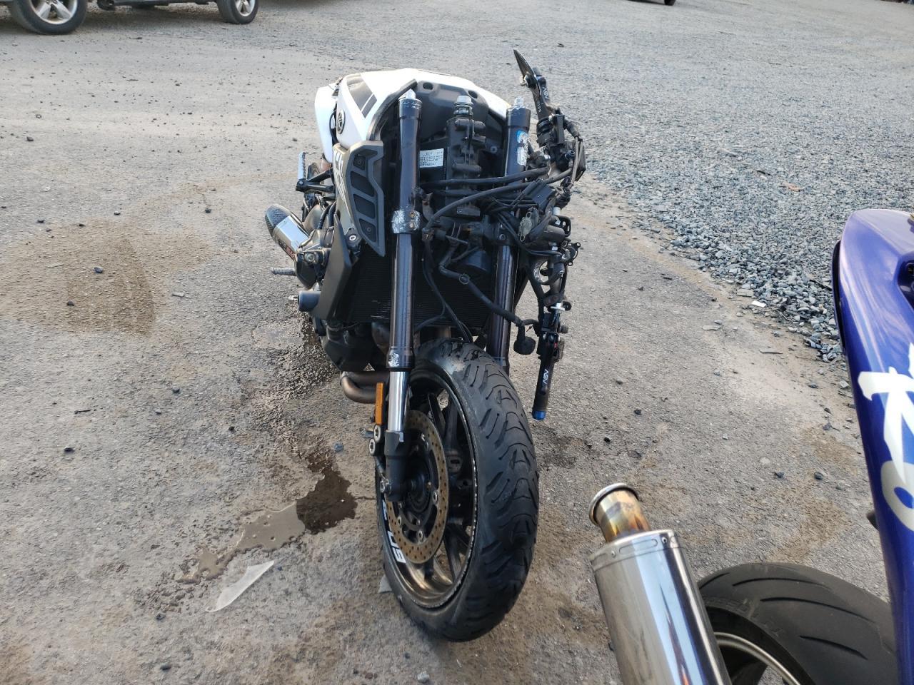 2017 Yamaha Fz09 - Фото 2