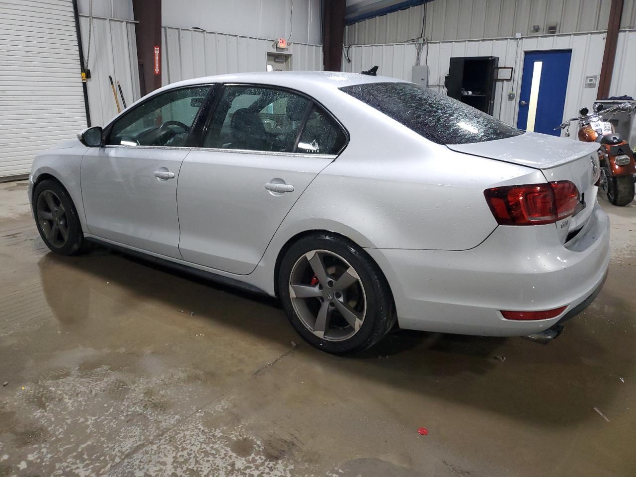 2013 Volkswagen Jetta Gli - Фото 2