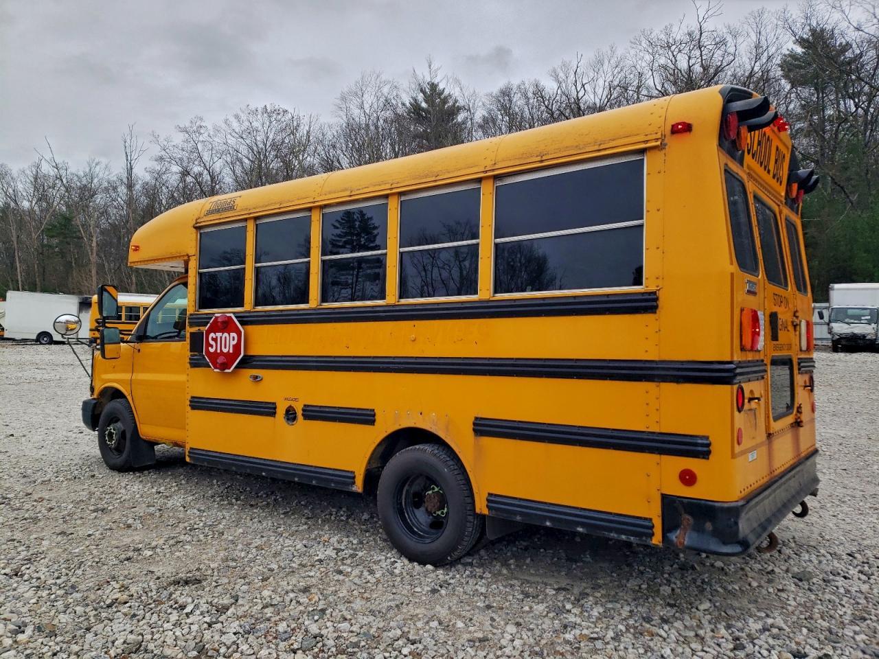 2012 Chevrolet Express School Bus - Фото 3