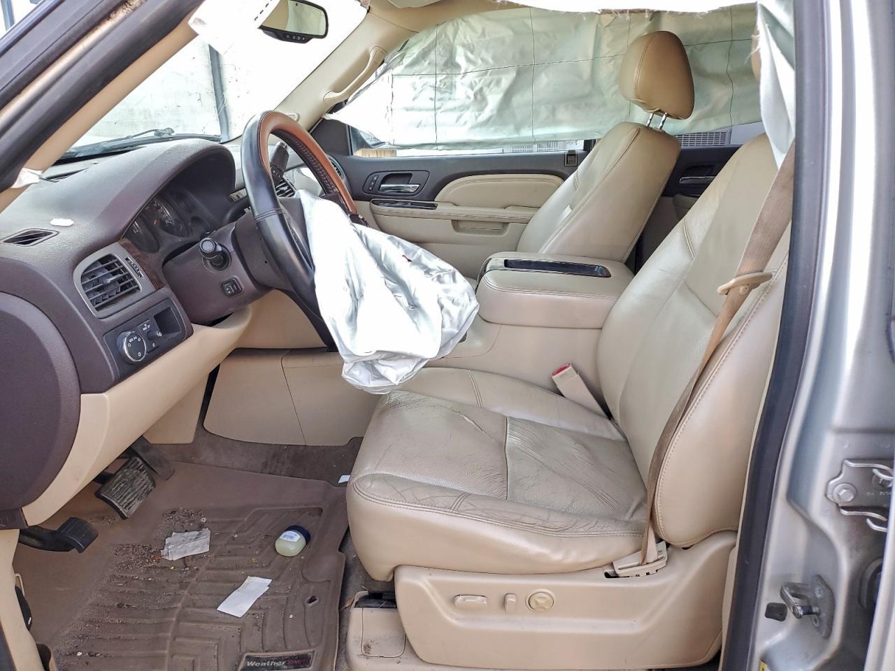 2010 GMC Yukon Denali - Image 7