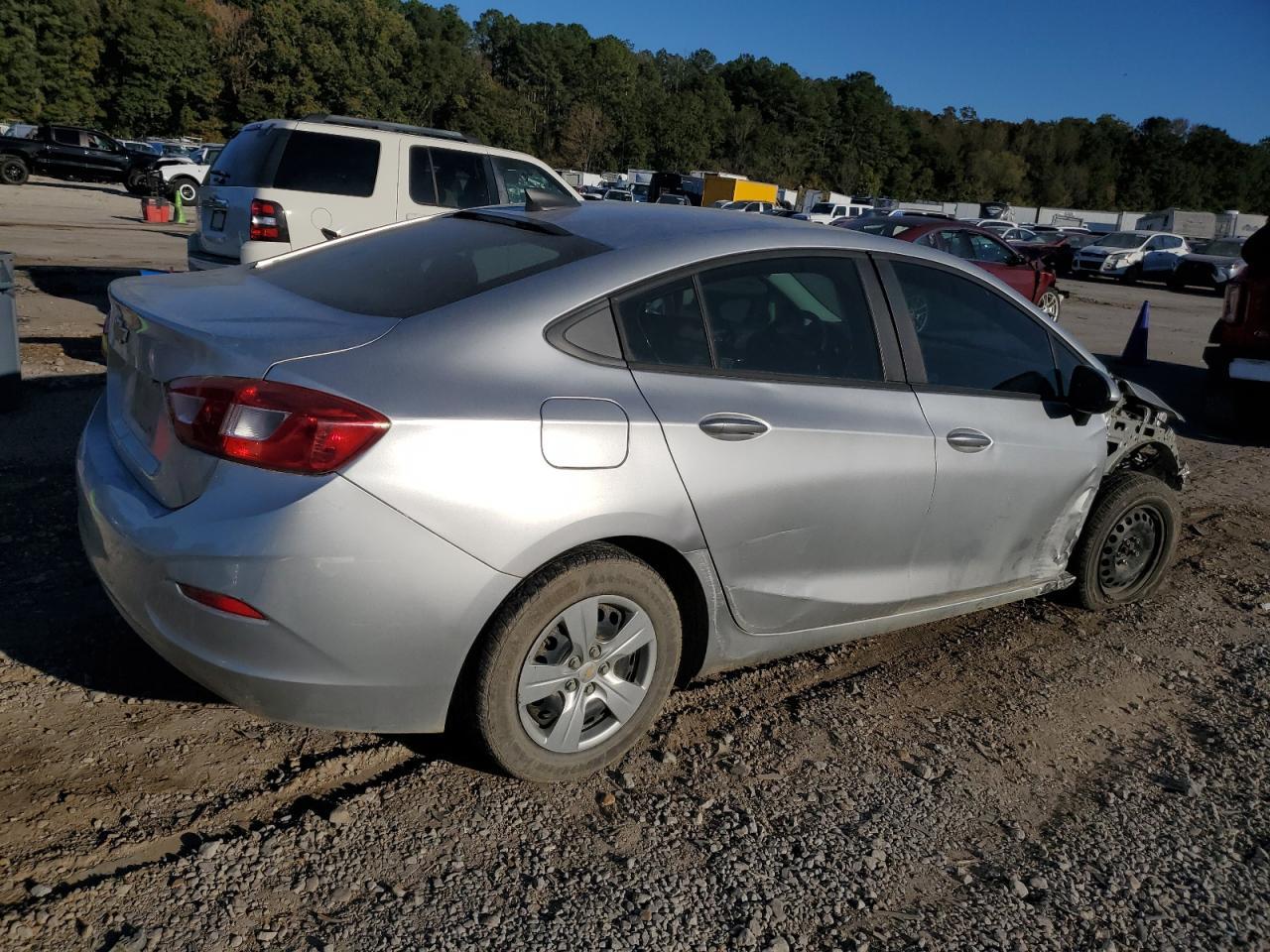 2018 Chevrolet Cruze Ls - Image 3