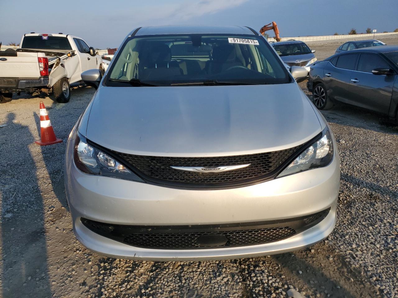 2022 Chrysler Voyager Lx - Фото 5