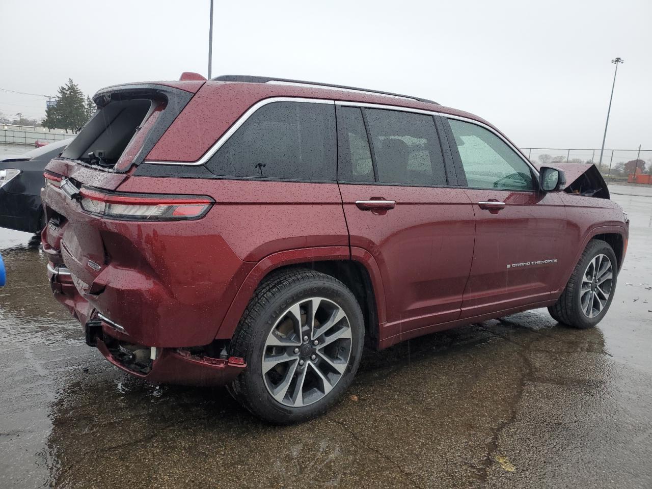 2022 Jeep Grand Cherokee Overland - Image 3