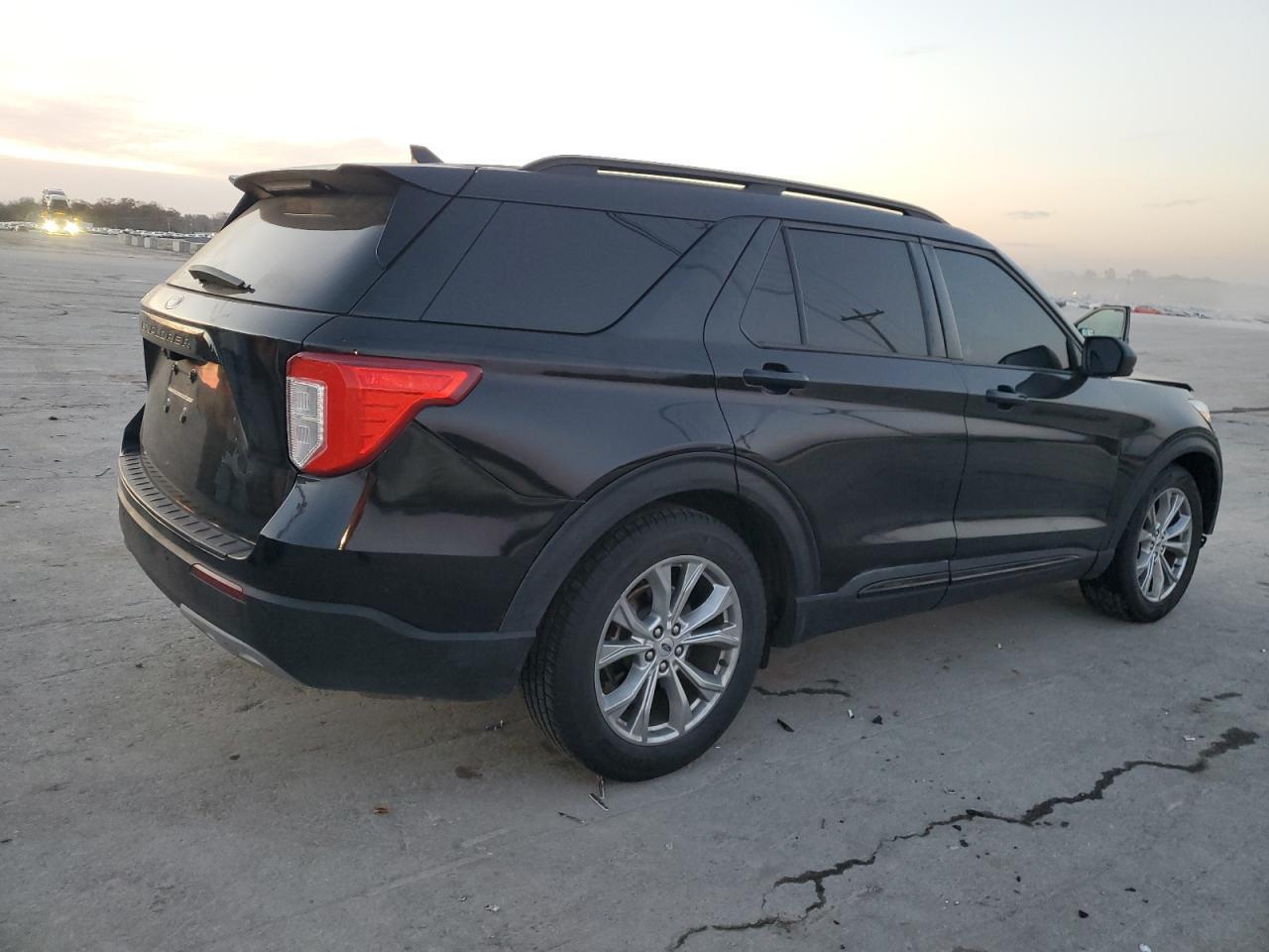 2021 Ford Explorer Xlt - Image 3