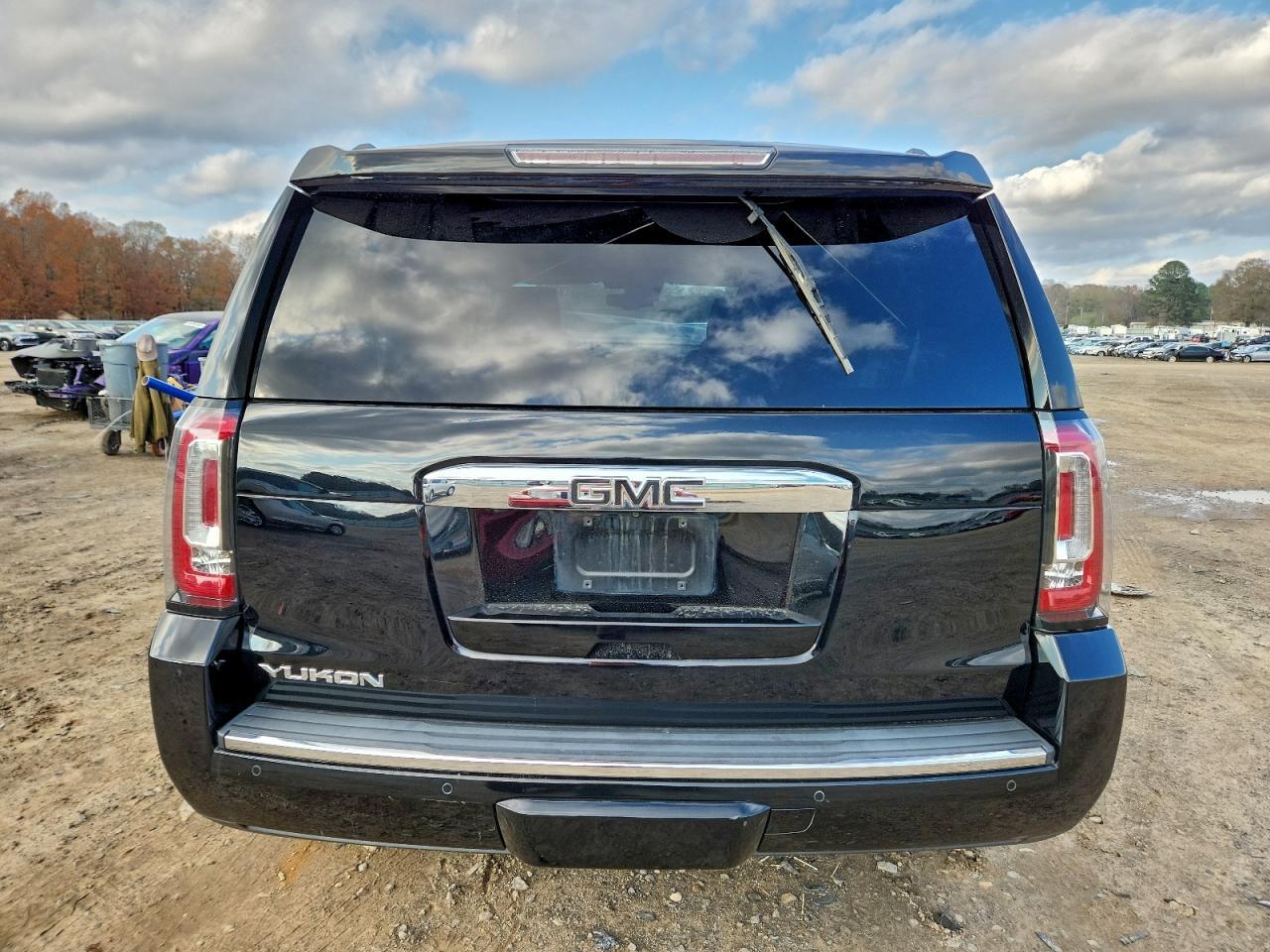 2019 GMC Yukon Denali - Фото 6