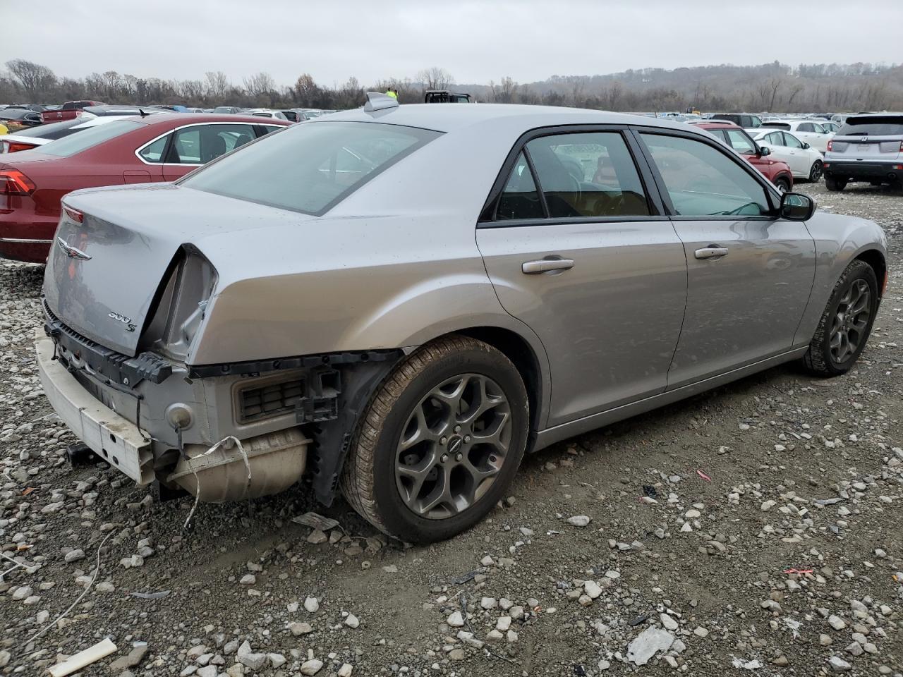 2016 Chrysler 300 S - Фото 3