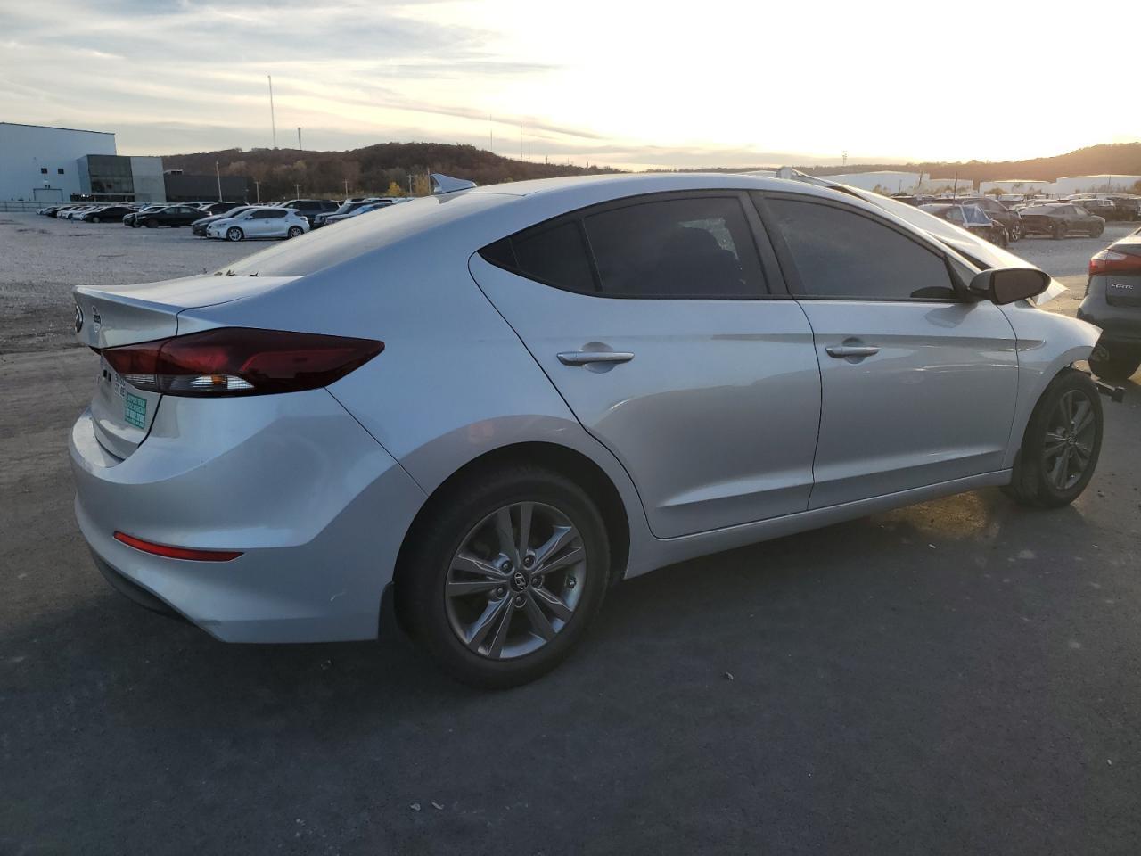 2018 Hyundai Elantra Sel - Фото 3