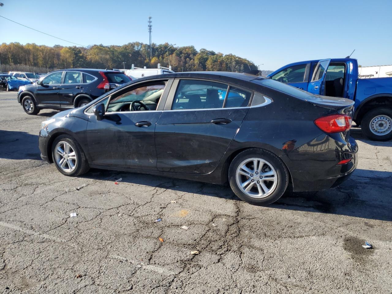 2017 Chevrolet Cruze Lt - Image 2