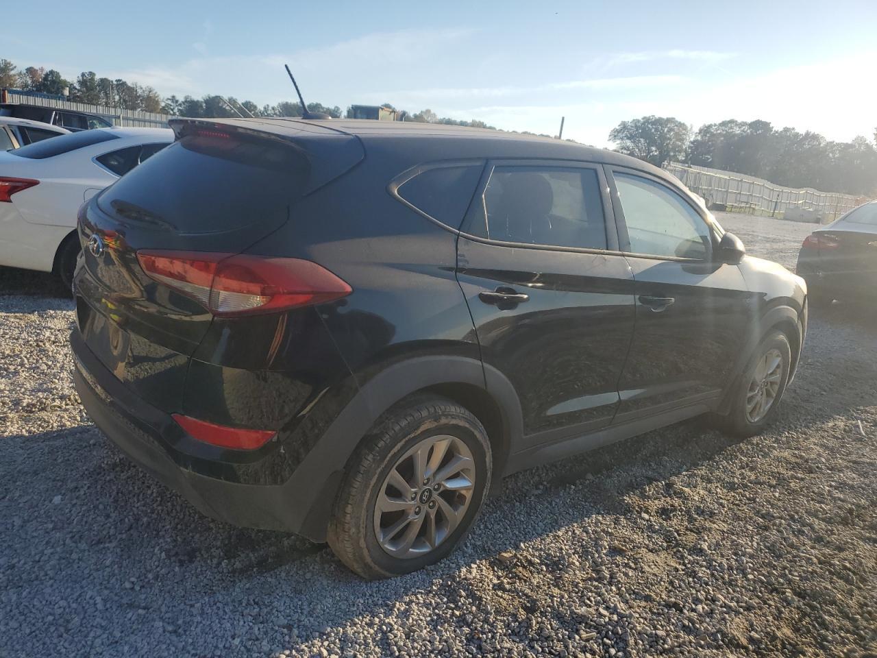 2017 Hyundai Tucson Se - Фото 3