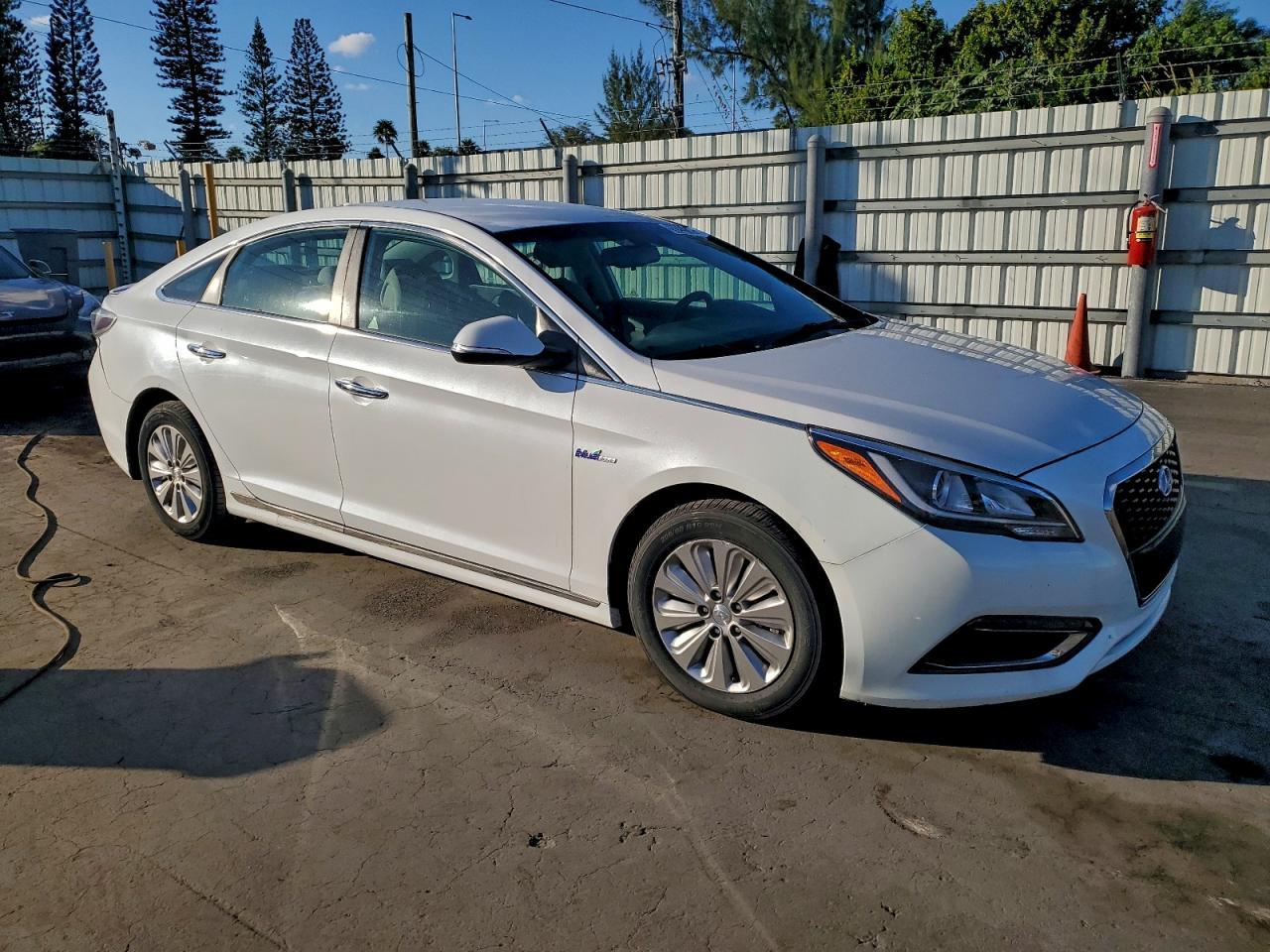 2017 Hyundai Sonata Hybrid Se - Фото 4
