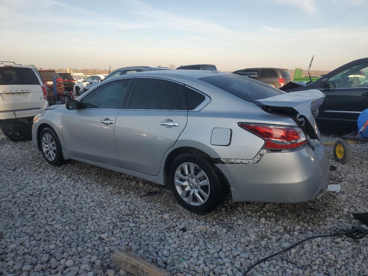 2015 Nissan Altima 2.5 - Фото 2
