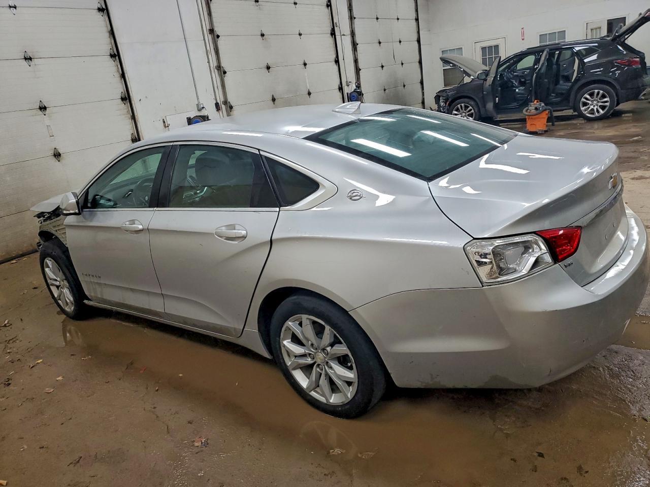 2016 Chevrolet Impala Lt - Image 2