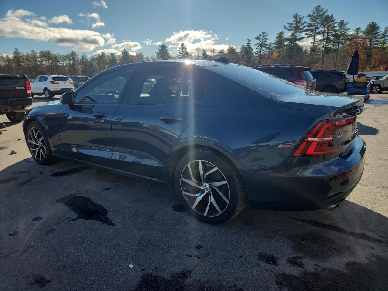 2019 Volvo S60 T6 Momentum - Фото 2