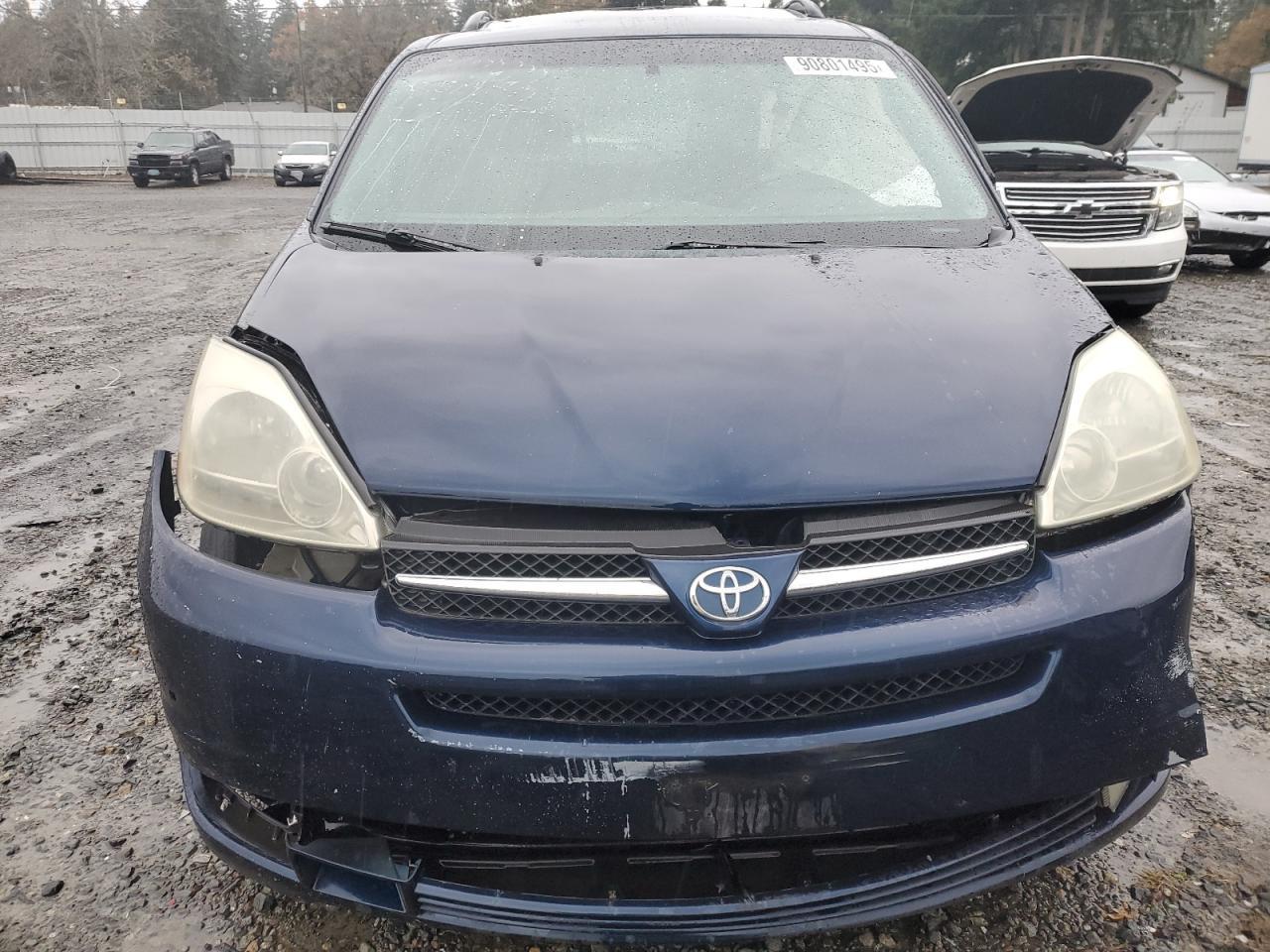 2004 Toyota Sienna Xle - Image 5