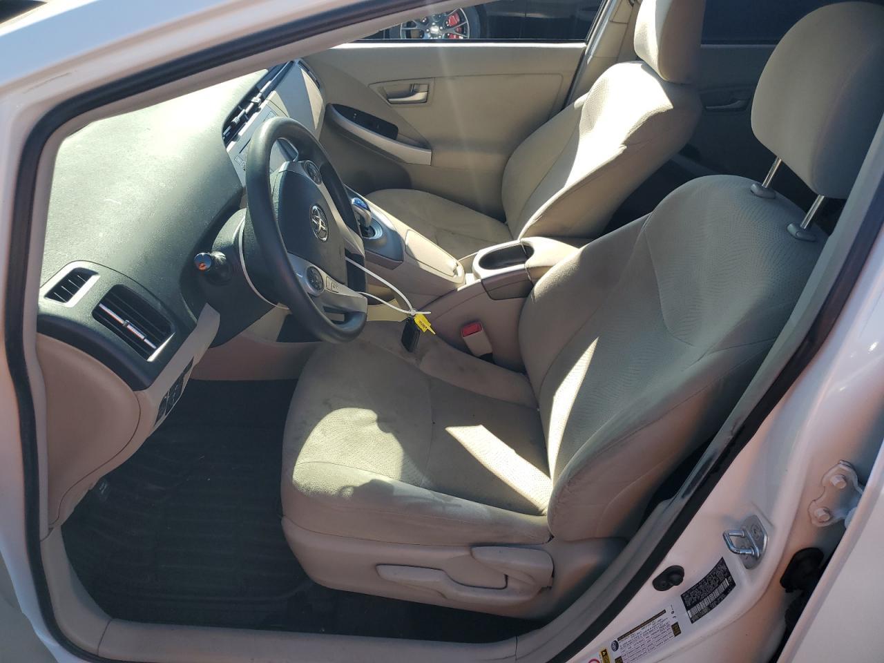 2013 Toyota Prius - Фото 7