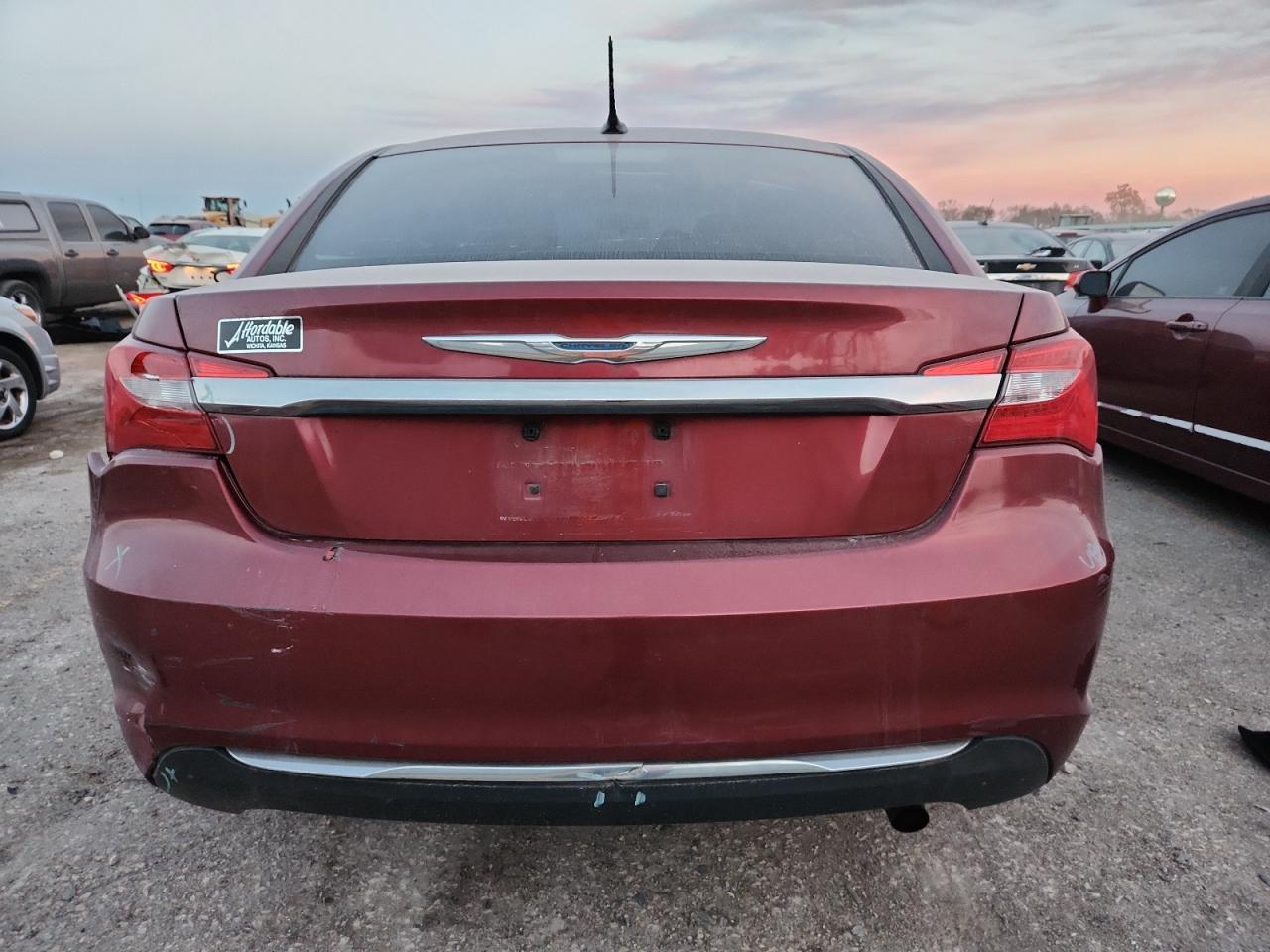 2011 Chrysler 200 Touring - Image 6