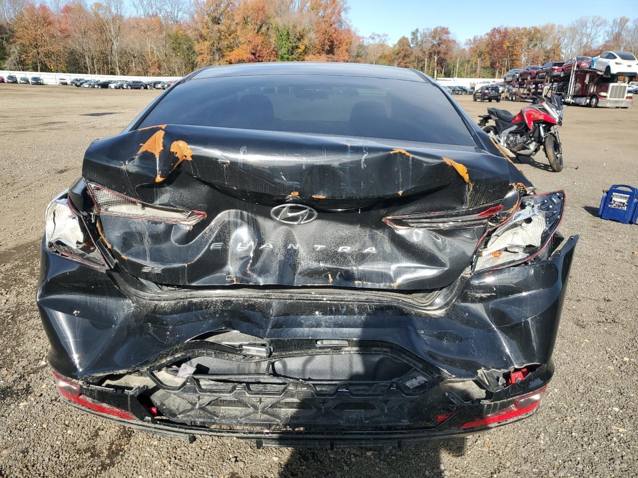 2019 Hyundai Elantra Se - Image 6