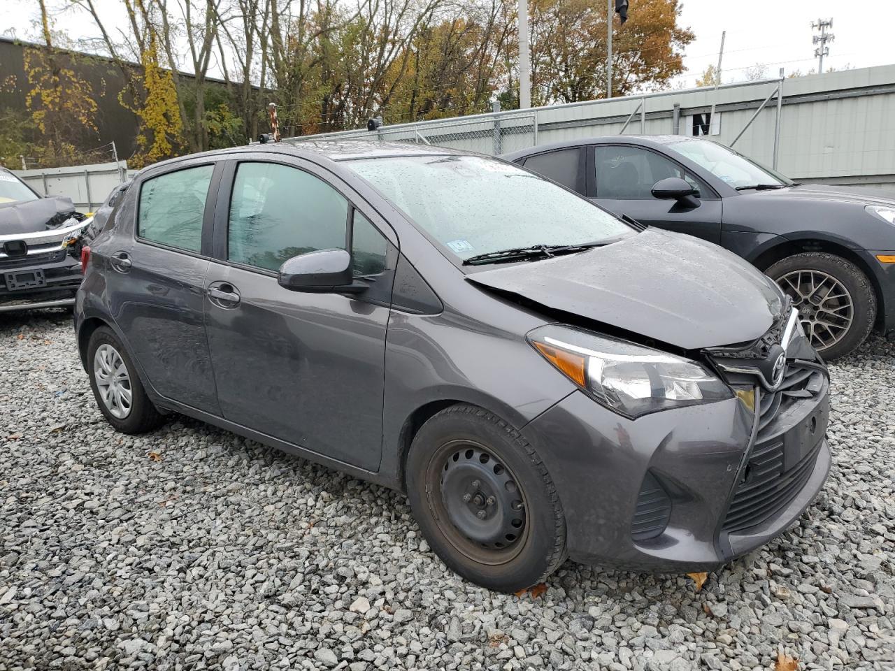 2017 Toyota Yaris 5-Door L Fleet - Image 4