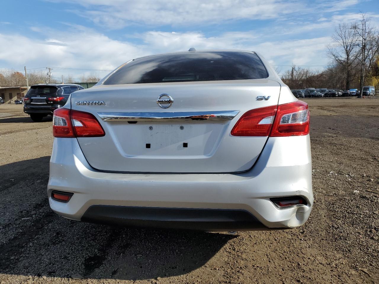 2019 Nissan Sentra S - Фото 6