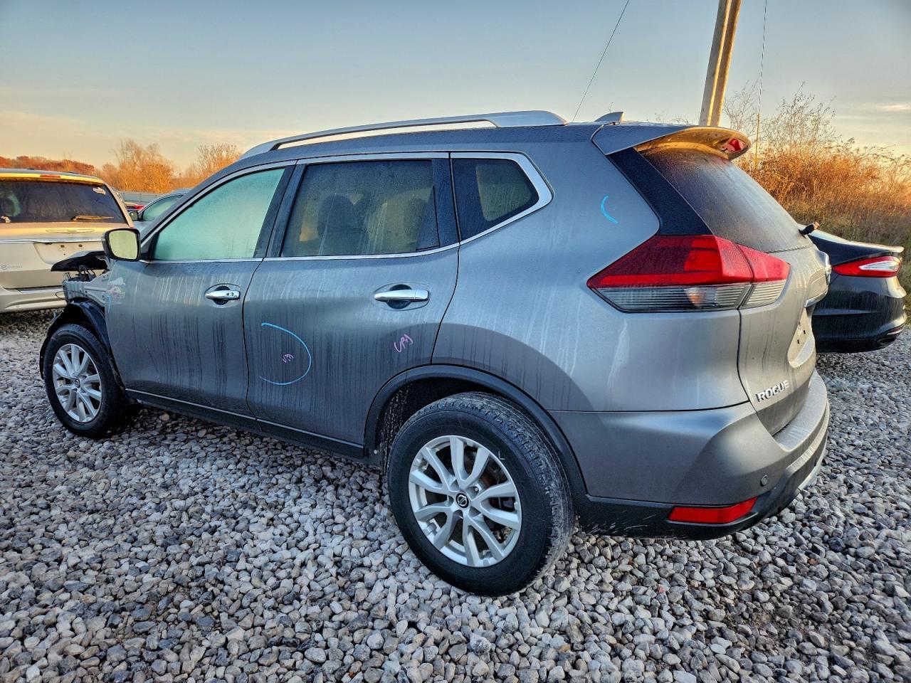 2020 Nissan Rogue S - Фото 2