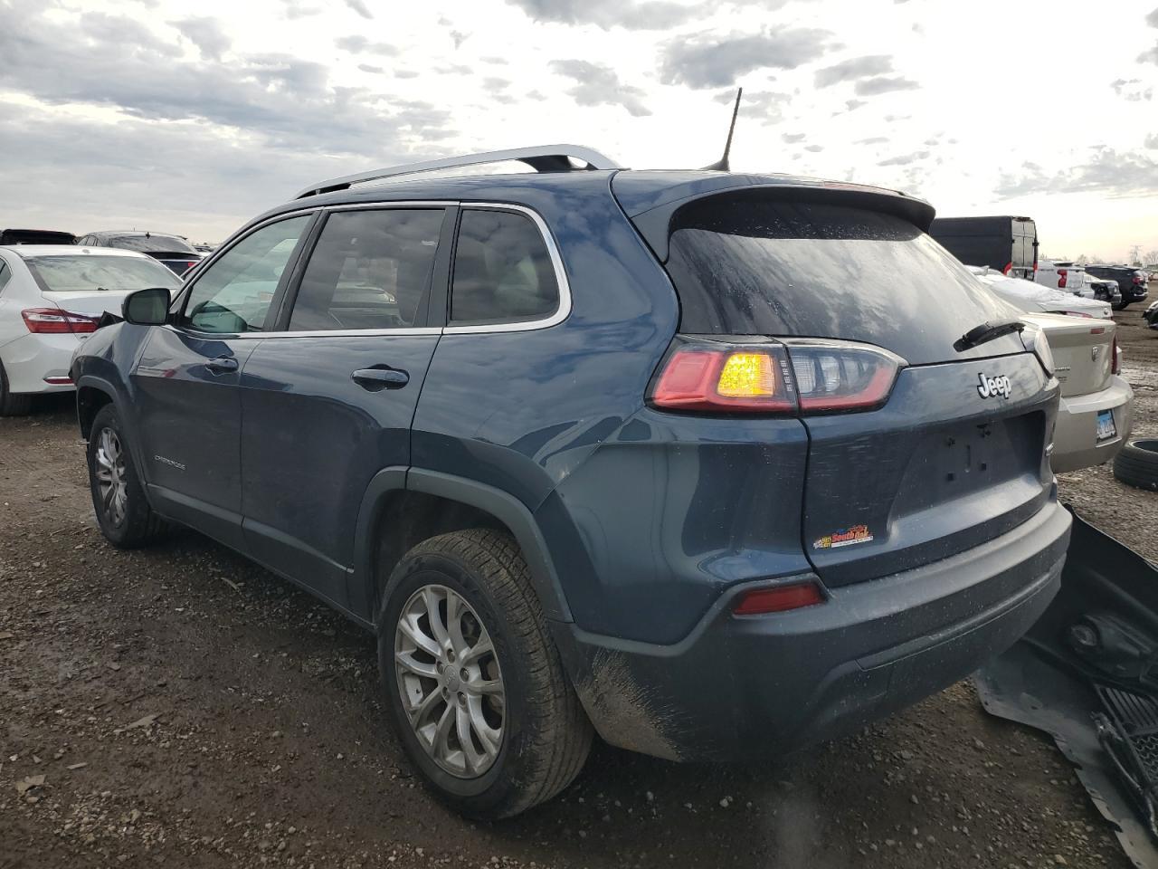 2019 Jeep Cherokee Latitude - Image 2