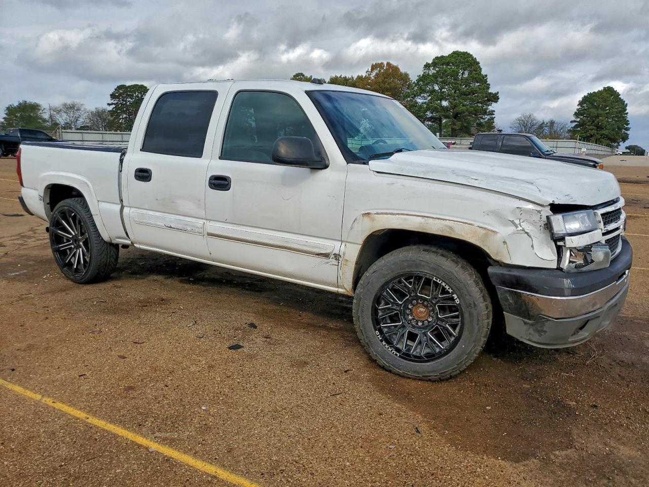 2005 Chevrolet Silverado K1500 - Image 4