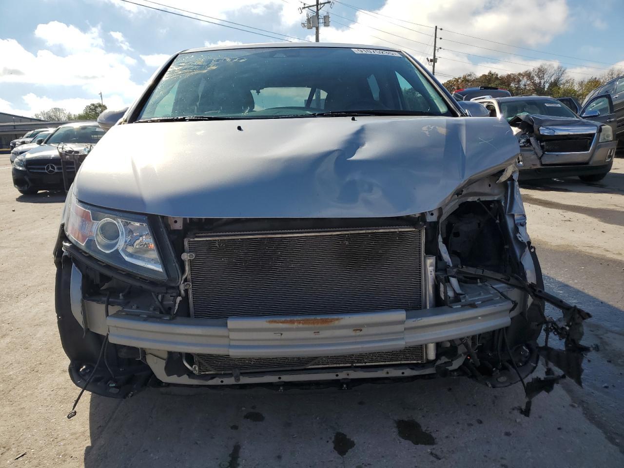 2016 Honda Odyssey Touring - Image 5