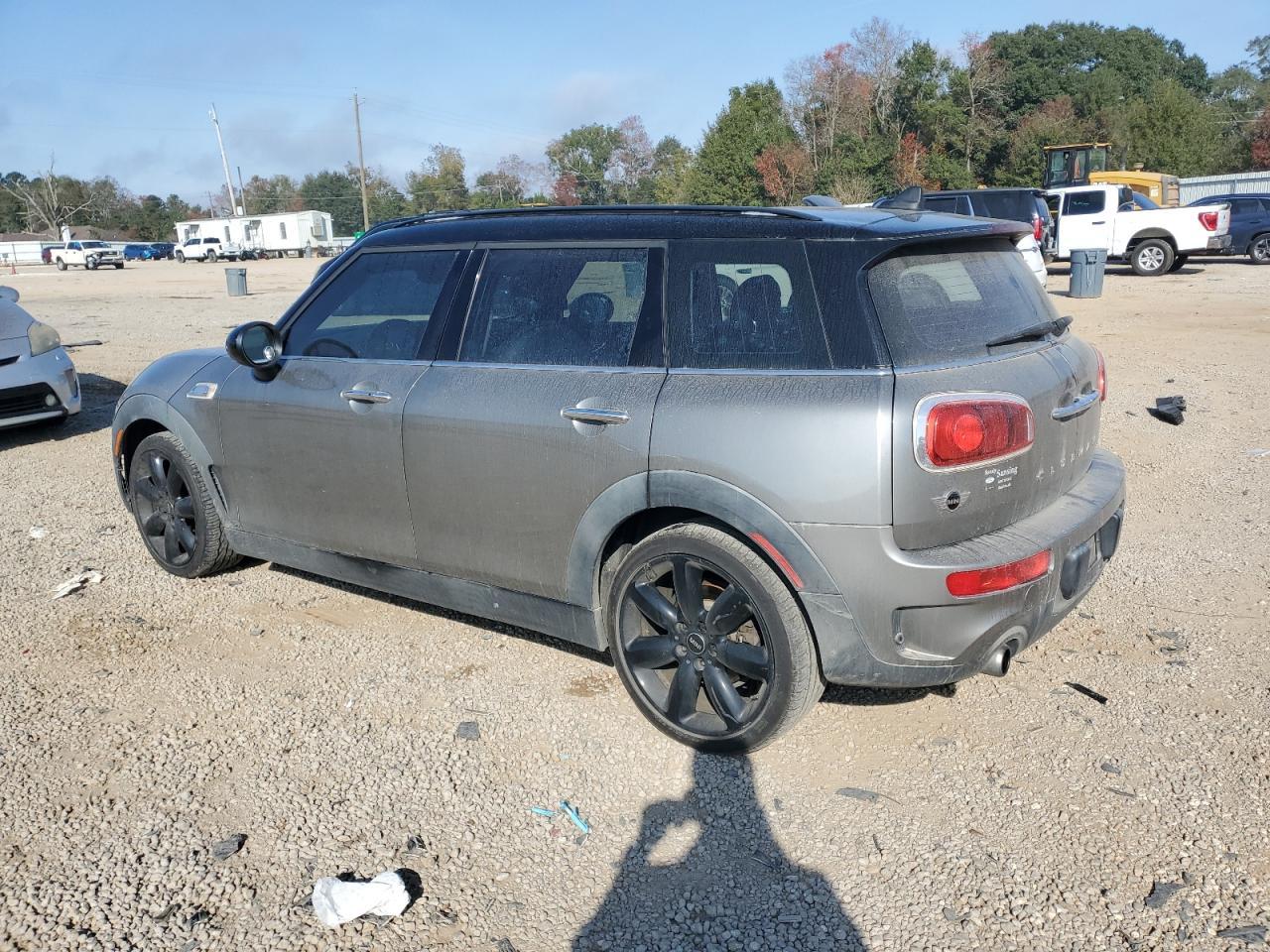 2016 Mini Cooper S Clubman - Image 2