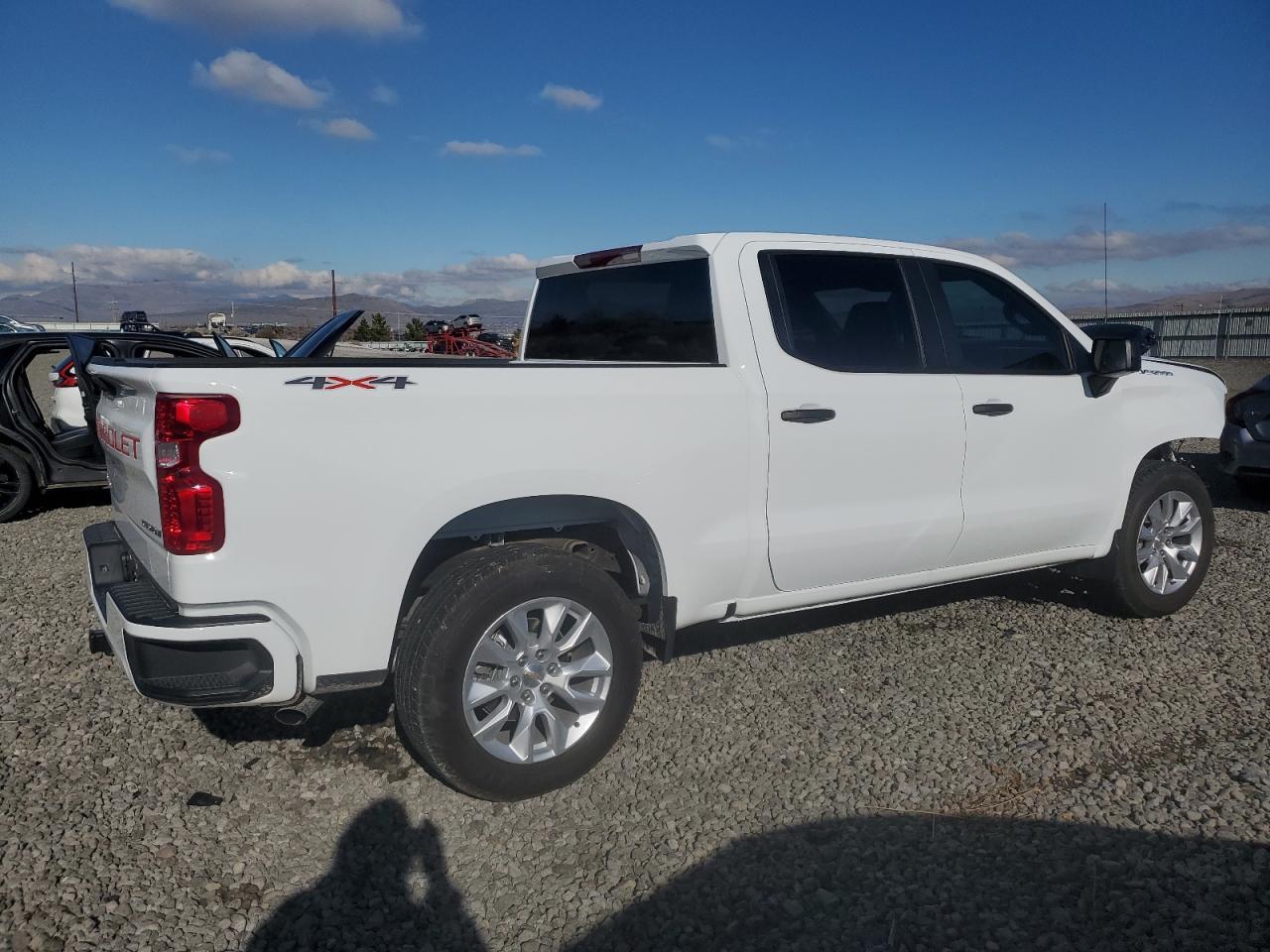 2026 Chevrolet Silverado K1500 Custom - Фото 3