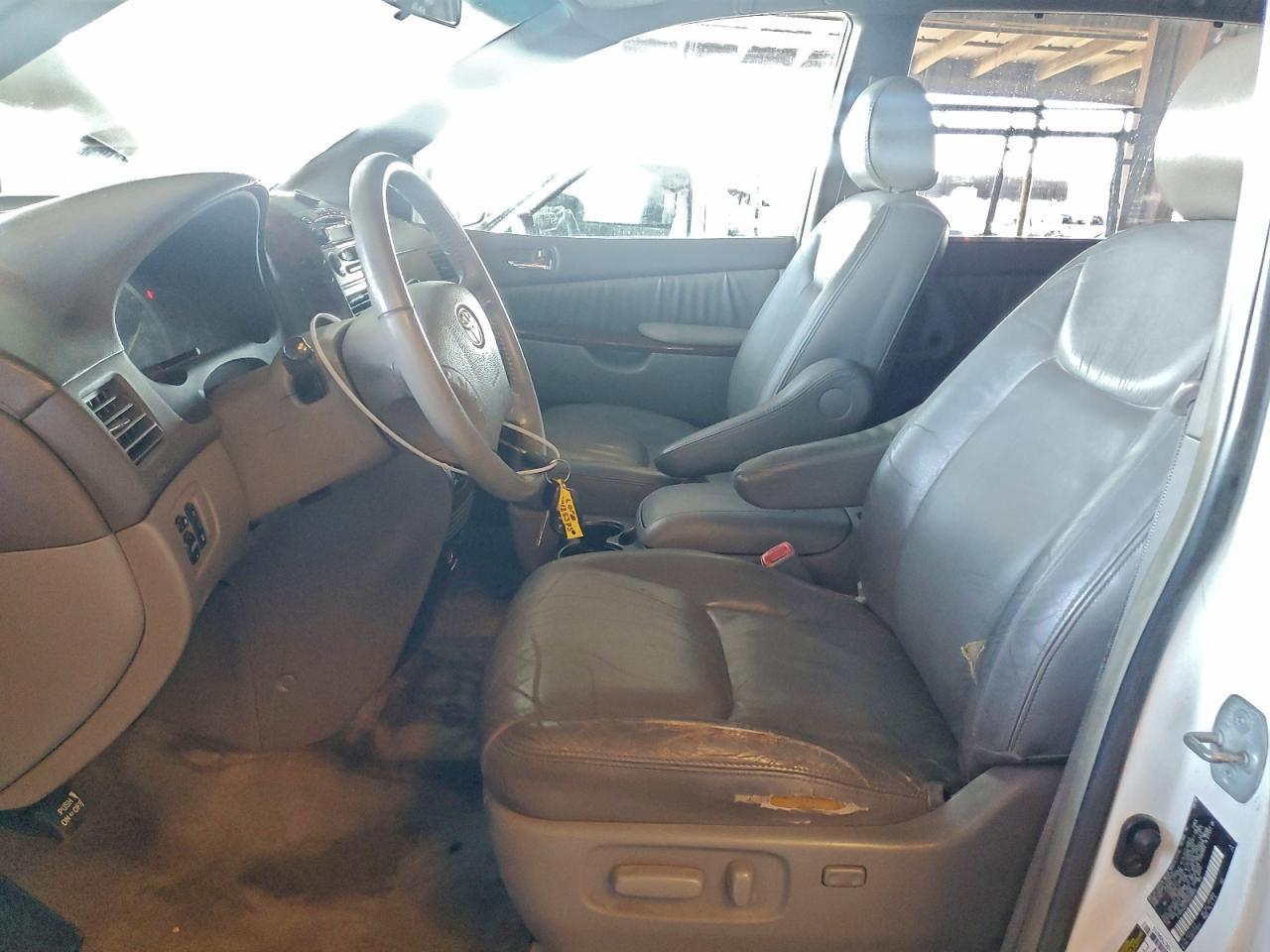 2005 Toyota Sienna Xle - Image 7