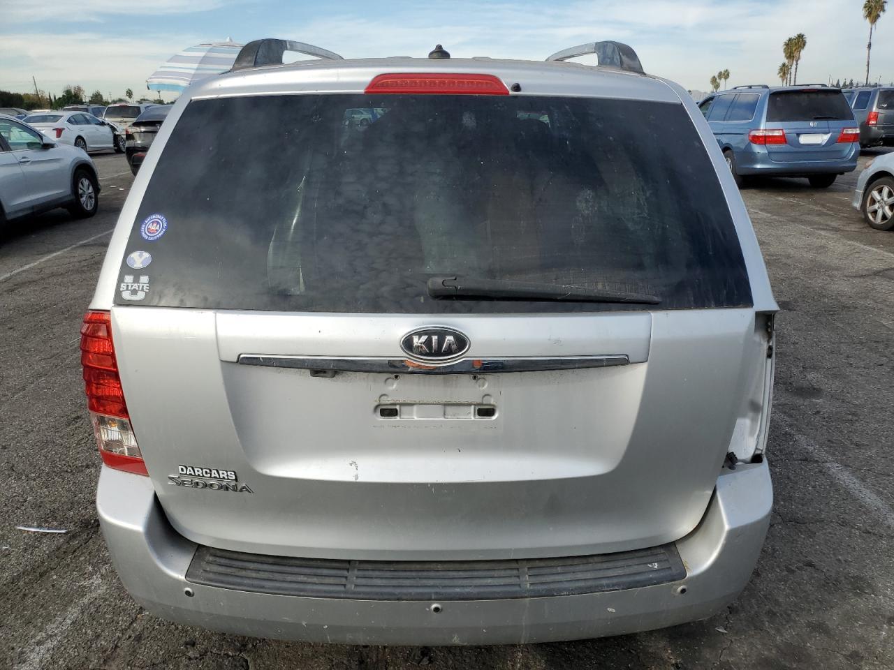 2012 Kia Sedona Lx - Image 6