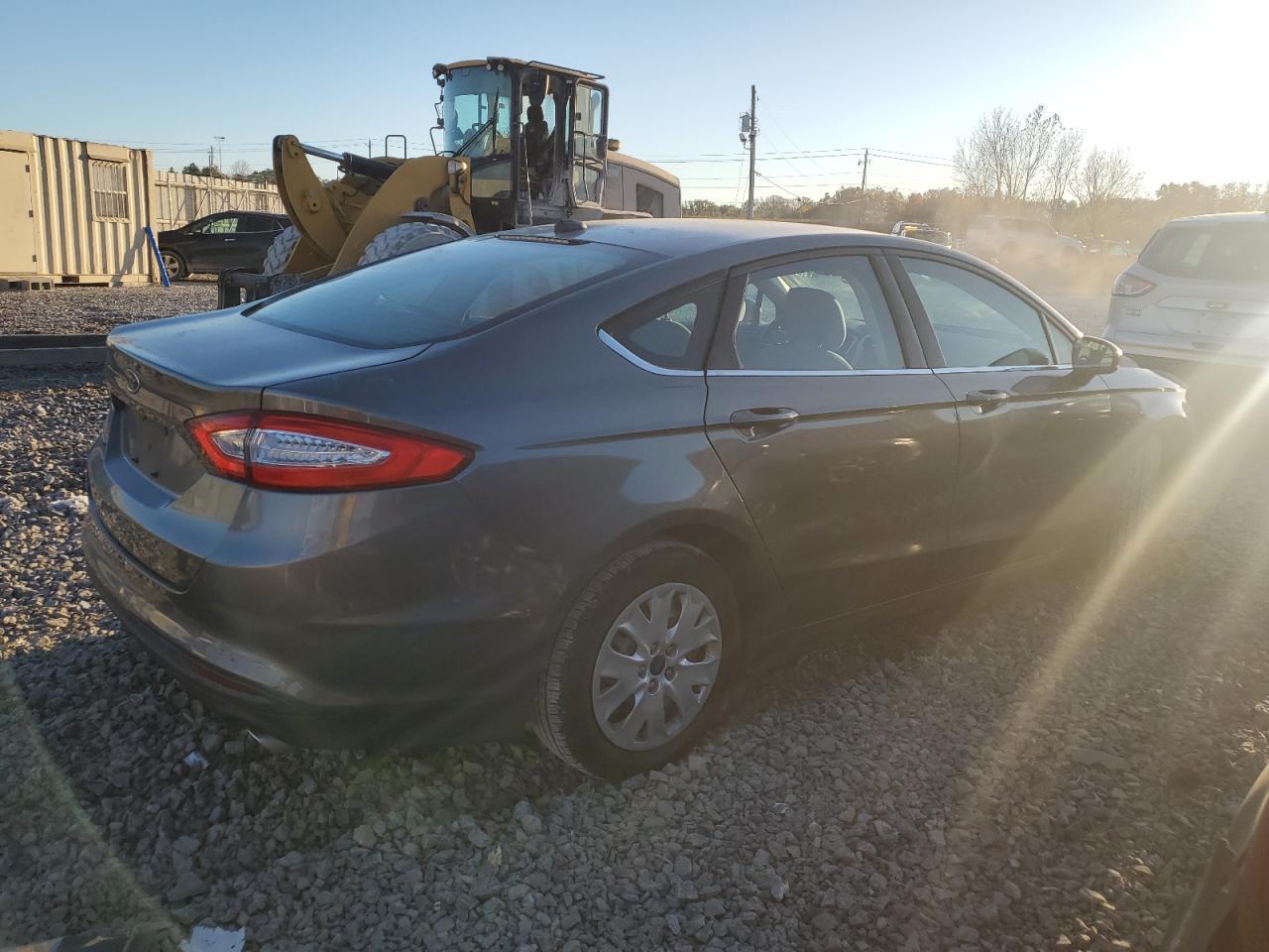 2014 Ford Fusion S - Фото 3