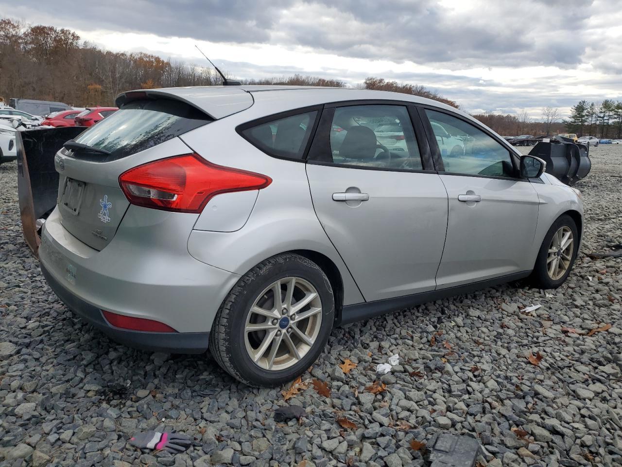2016 Ford Focus Se - Фото 3