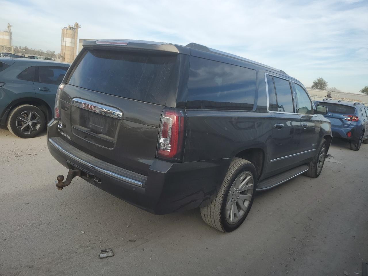 2020 GMC Yukon Xl Denali - Image 3