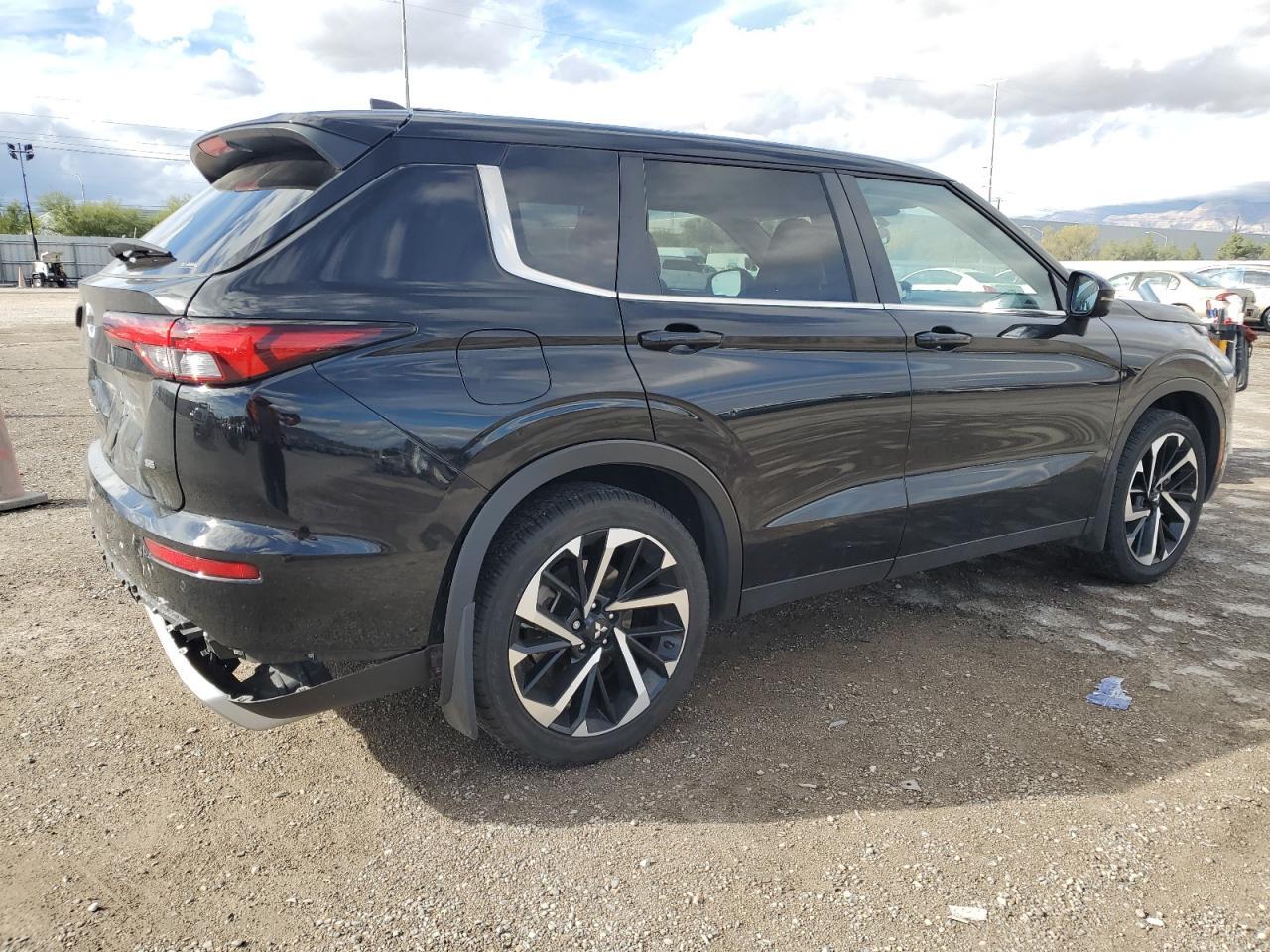2022 Mitsubishi Outlander Se - Image 3
