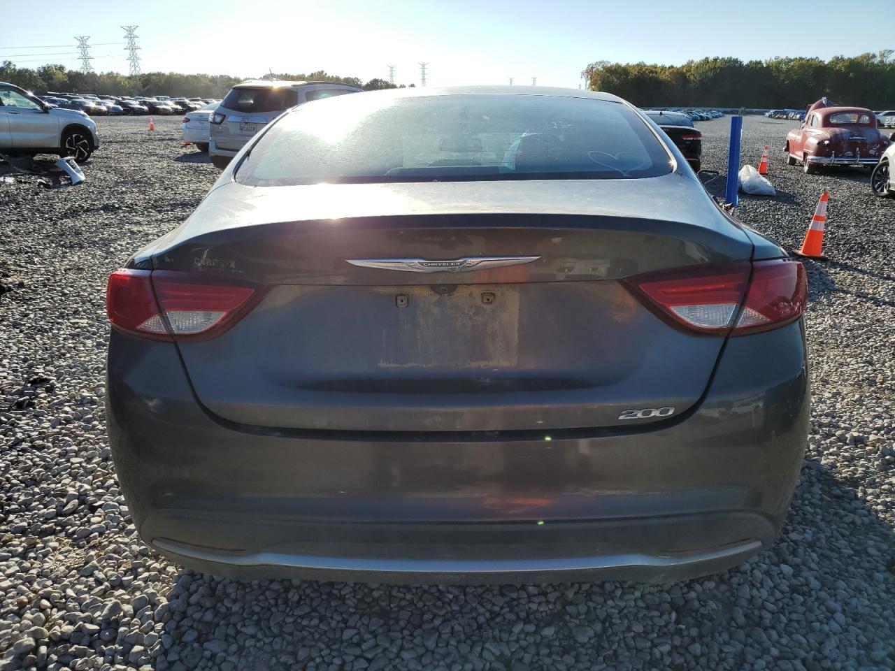 2016 Chrysler 200 Limited - Image 6