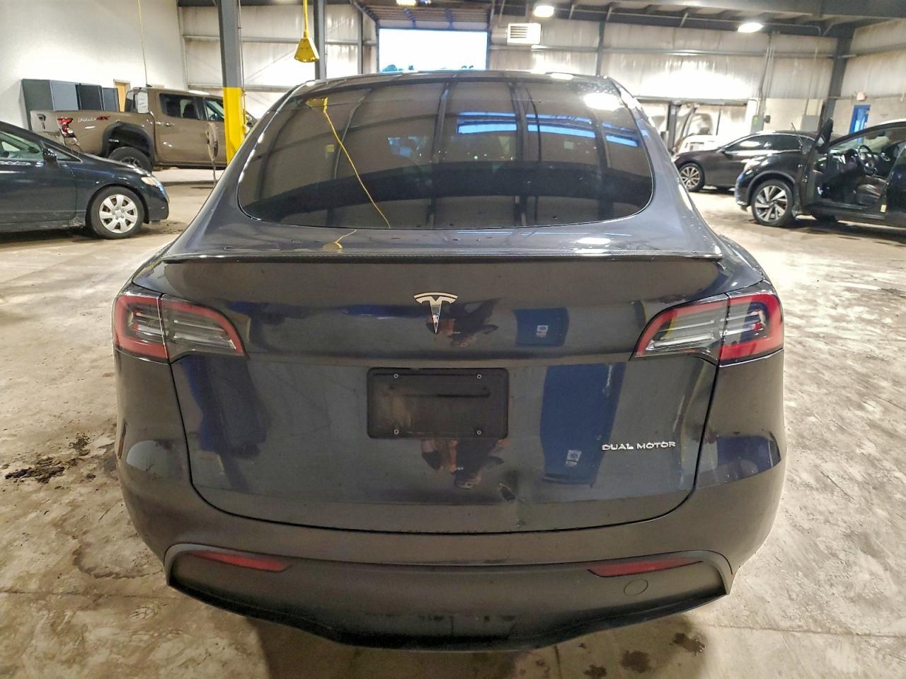 2024 Tesla Model Y - Фото 6
