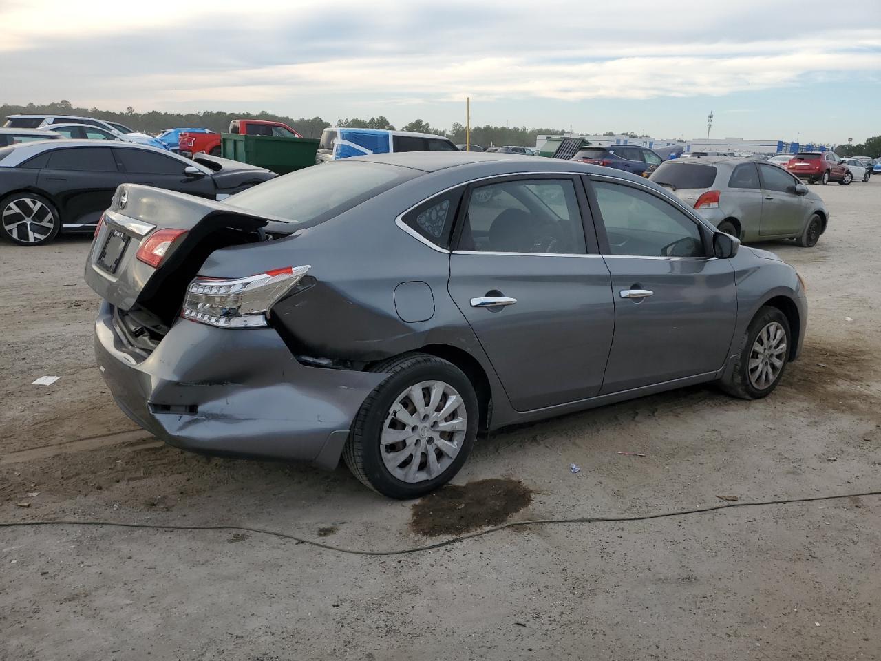 2015 Nissan Sentra S - Фото 3
