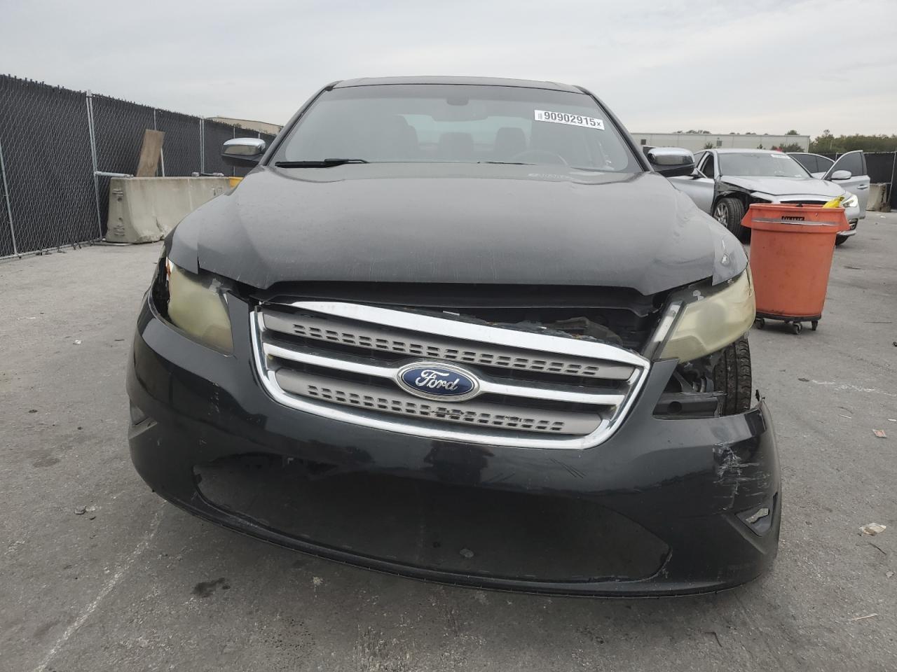 2015 Ford Taurus Limited - Image 5