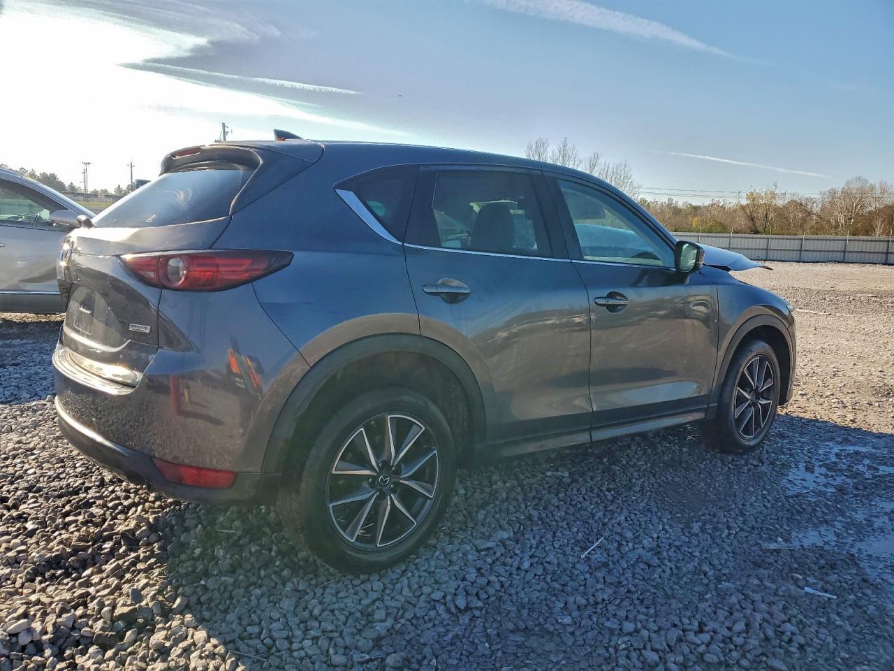 2017 Mazda Cx-5 Grand Touring - Image 3