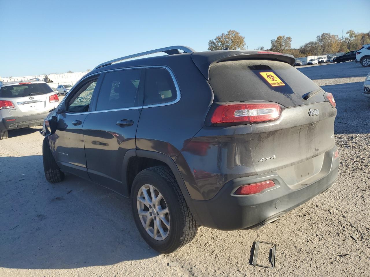 2016 Jeep Cherokee Latitude - Фото 2