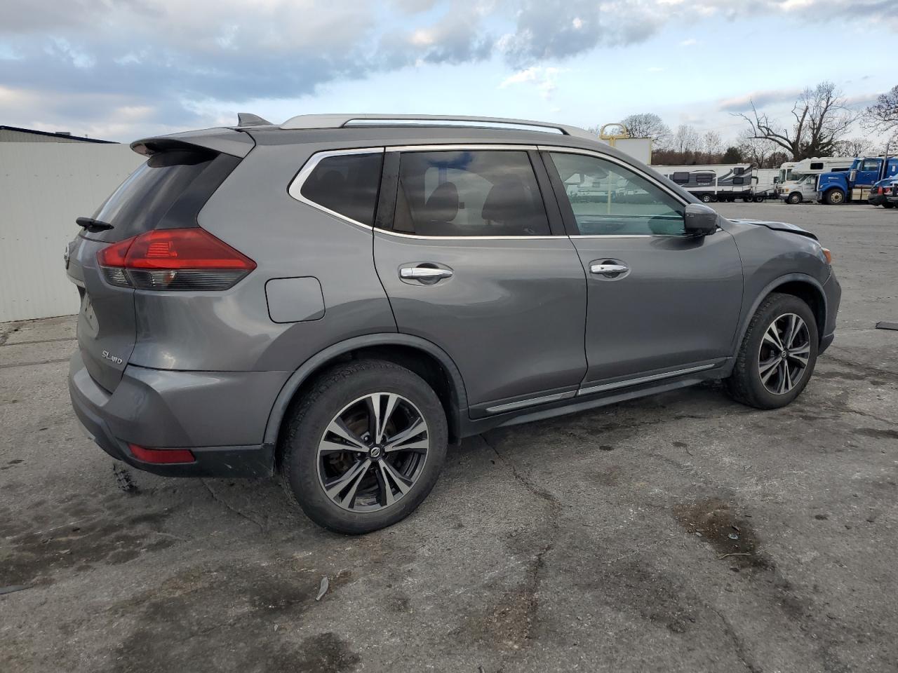 2018 Nissan Rogue S - Фото 3