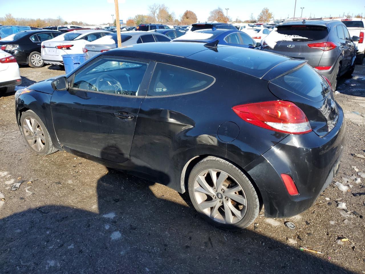 2016 Hyundai Veloster - Фото 2