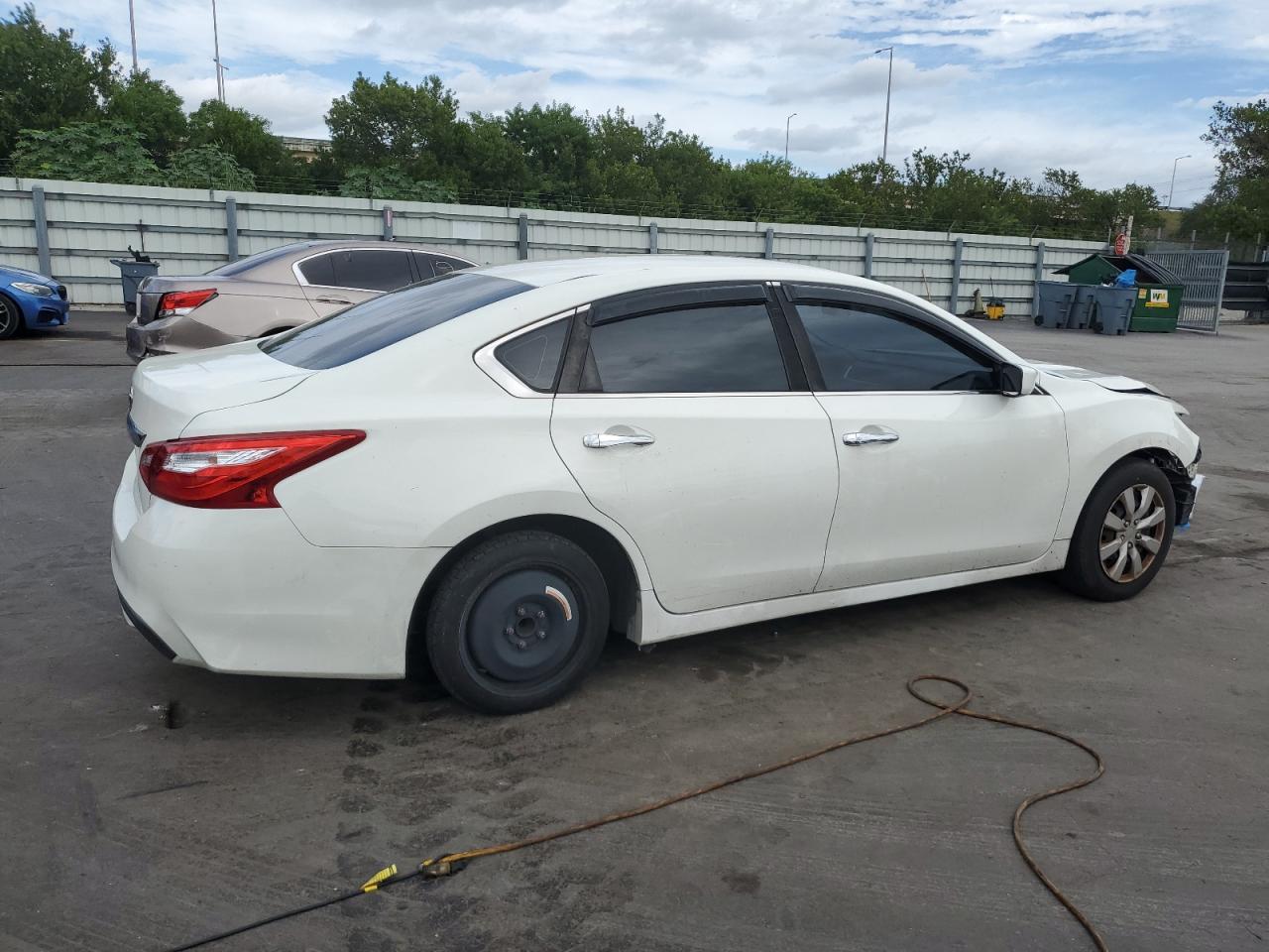 2017 Nissan Altima 2.5 - Image 3
